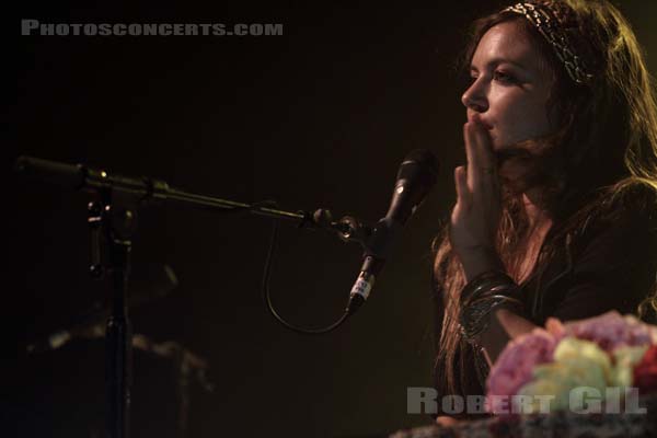 ANGUS AND JULIA STONE - 2011-05-01 - PARIS - Le Trianon - 